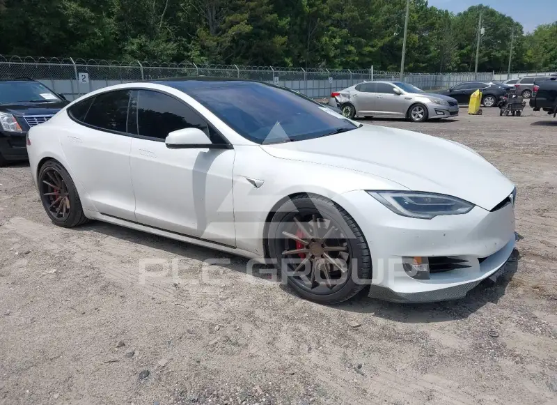 2019 Tesla Model S фото