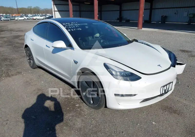 2019 Tesla Model 3 фото