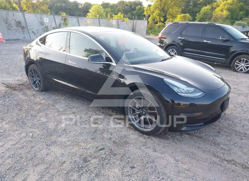 2019 Tesla Model 3 фото