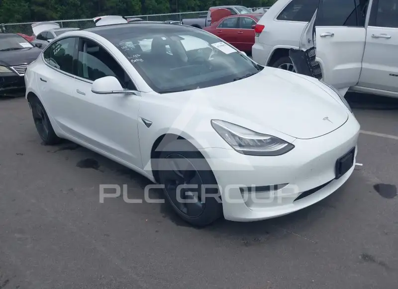 2019 Tesla Model 3 фото