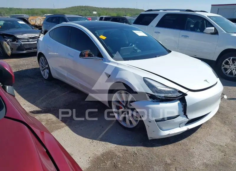 2019 Tesla Model 3 фото