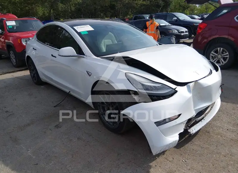 2019 Tesla Model 3 фото