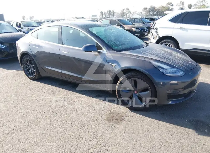 2019 Tesla Model 3 фото