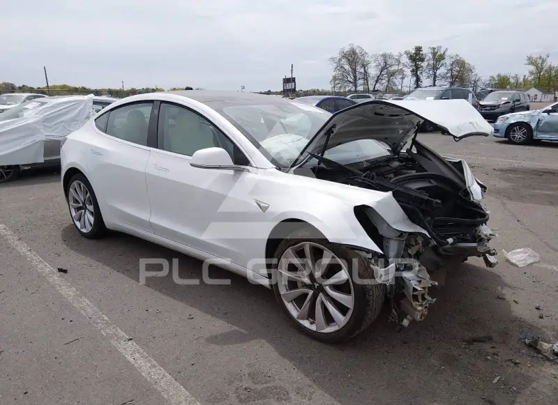 2019 Tesla Model 3 фото