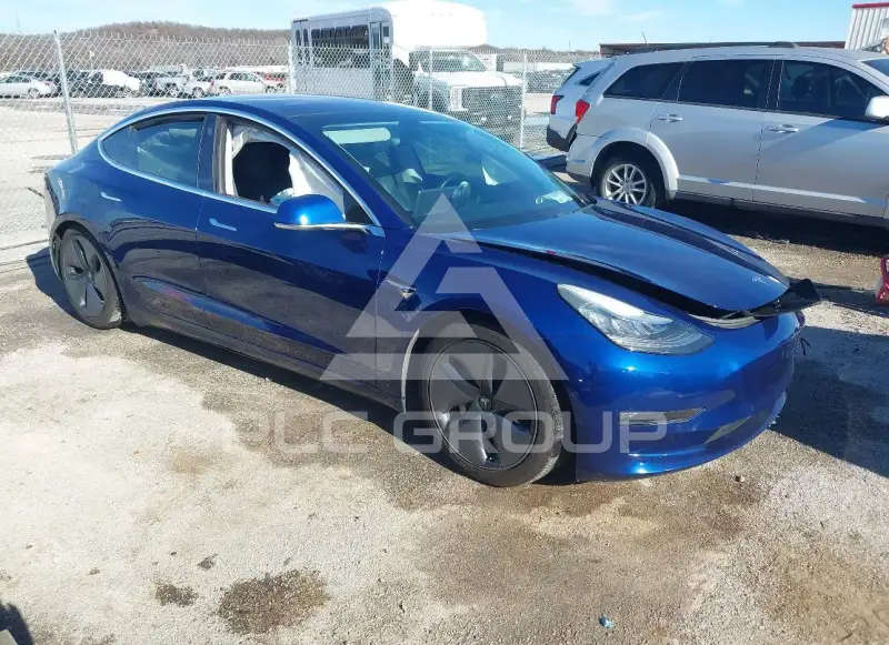 2019 Tesla Model 3 фото
