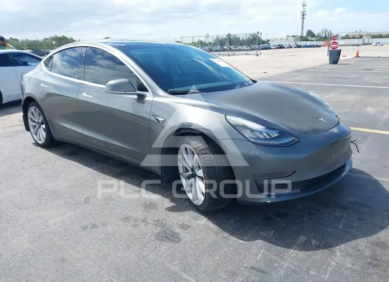 2019 Tesla Model 3 фото