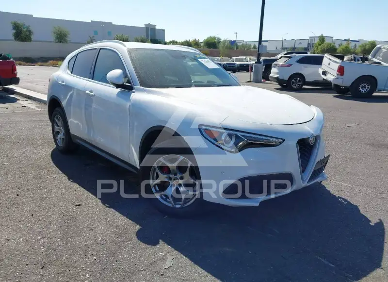 2019 Alfa Romeo Stelvio photo