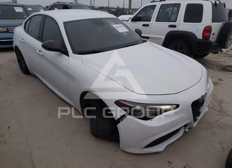 2019 Alfa Romeo Giulia photo