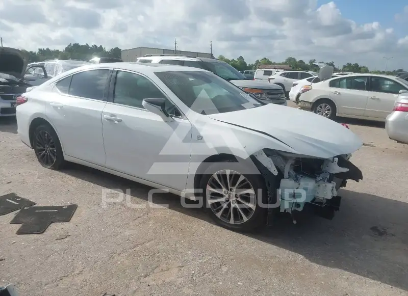 2019 Lexus ES350 photo