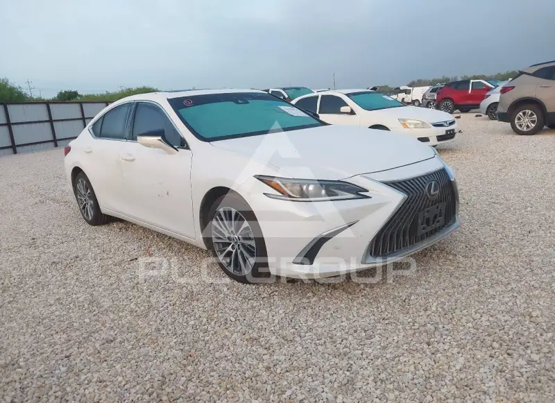 2019 Lexus ES350 photo