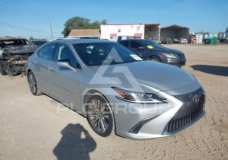 2019 Lexus ES350 фото