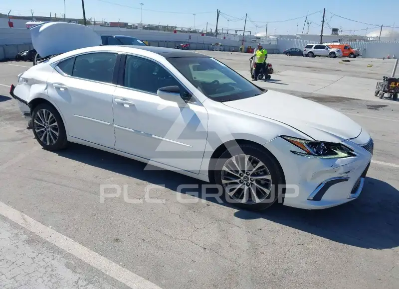 2019 Lexus ES350 photo