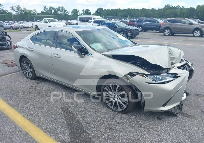 2019 Lexus ES350 photo