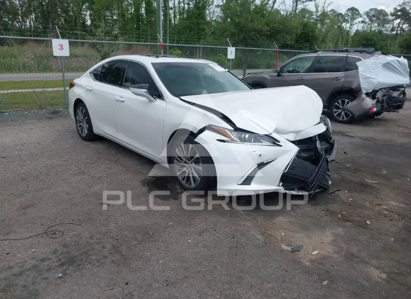 2019 Lexus ES350 photo