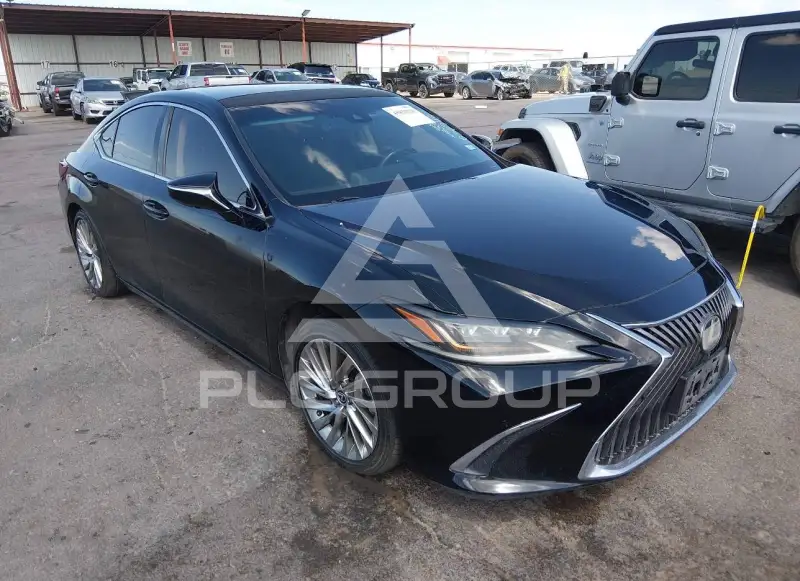 2019 Lexus ES350 photo
