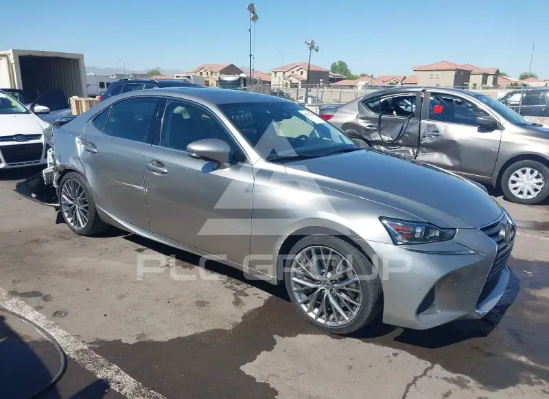 2019 Lexus IS300 фото