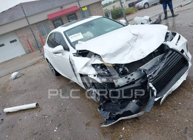 2019 Lexus IS300 фото