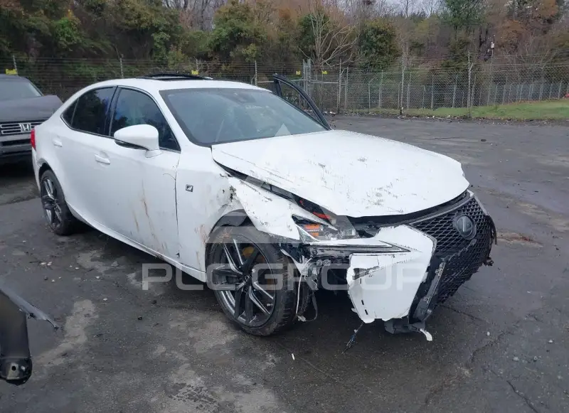 2019 Lexus IS300 фото