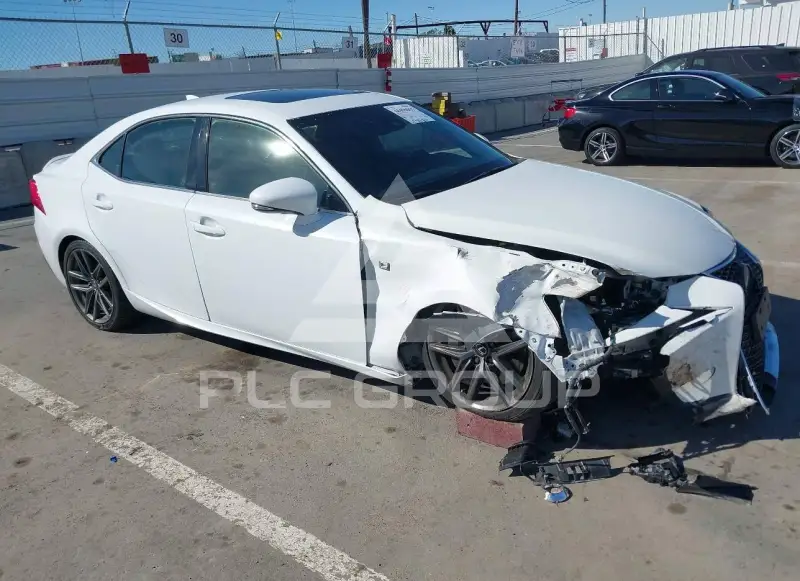 2019 Lexus IS300 фото