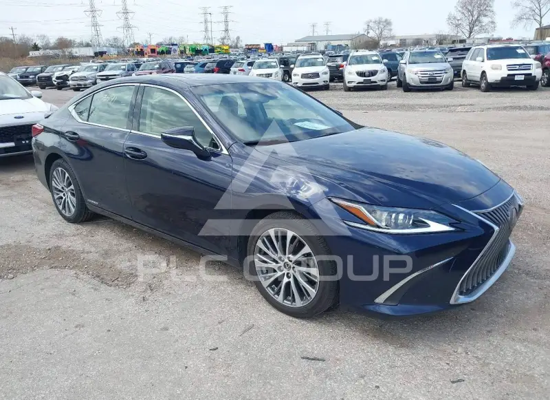 2019 Lexus ES300 фото