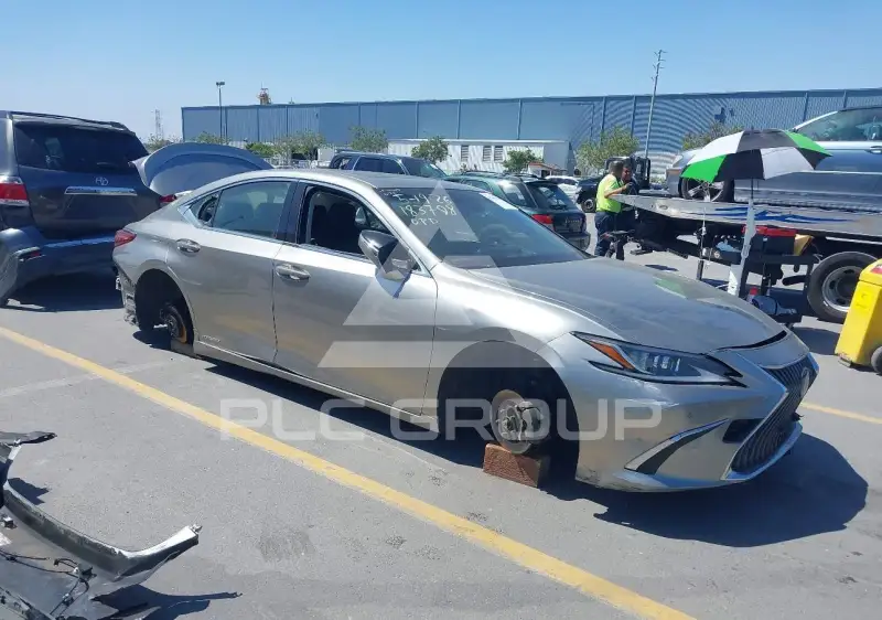 2019 Lexus ES300 фото