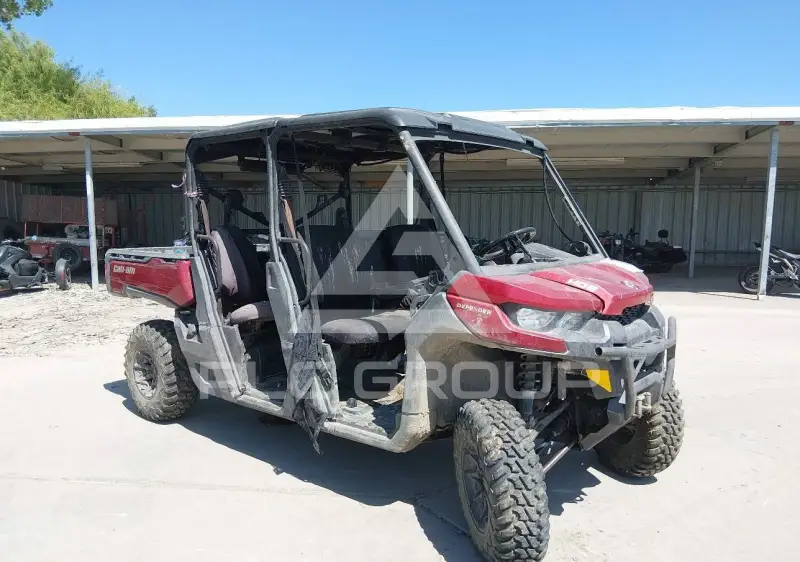 2019 Can-AM DEFENDER photo