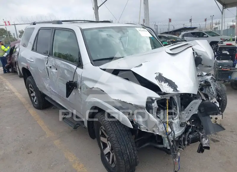 2019 Toyota 4 RUNNER фото