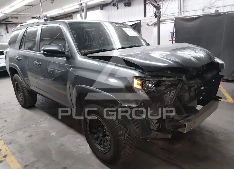 2019 Toyota 4 RUNNER photo