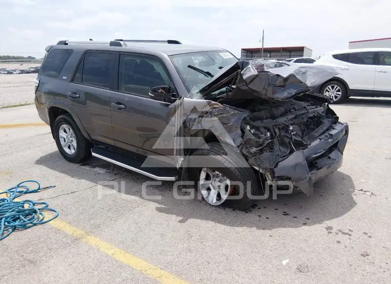 2019 Toyota 4 RUNNER photo