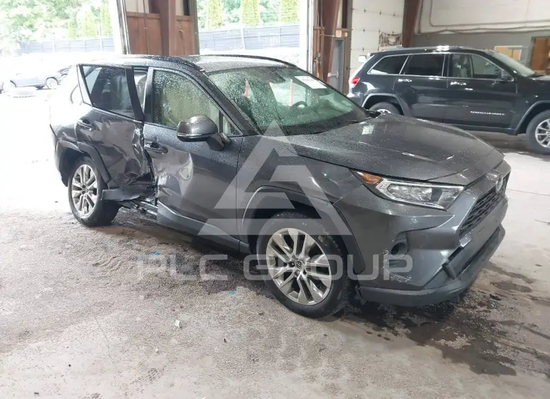 2019 Toyota RAV4 фото