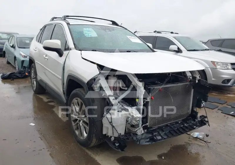 2019 Toyota RAV4 фото