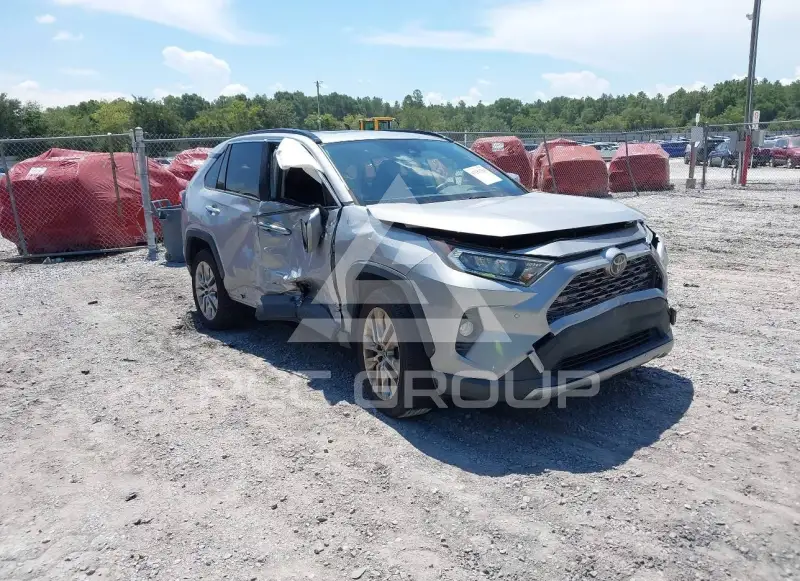 2019 Toyota RAV4 фото