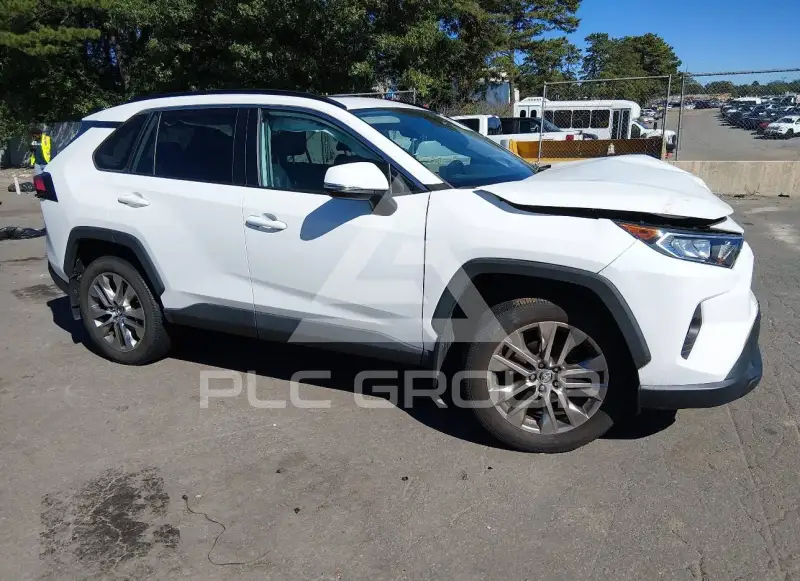 2019 Toyota RAV4 фото