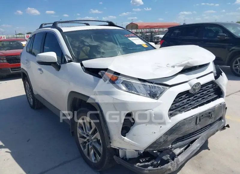 2019 Toyota RAV4 фото