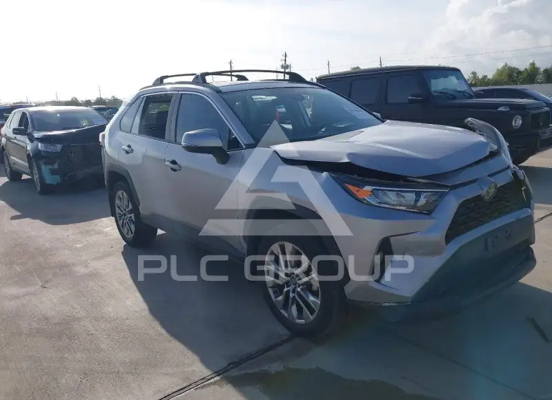 2019 Toyota RAV4 фото