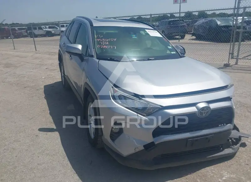 2019 Toyota RAV4 фото