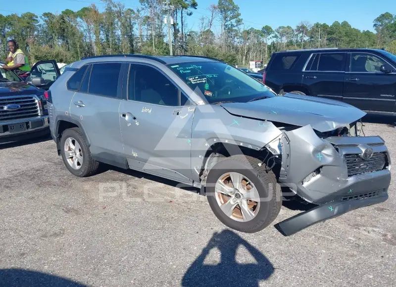 2019 Toyota RAV4 photo