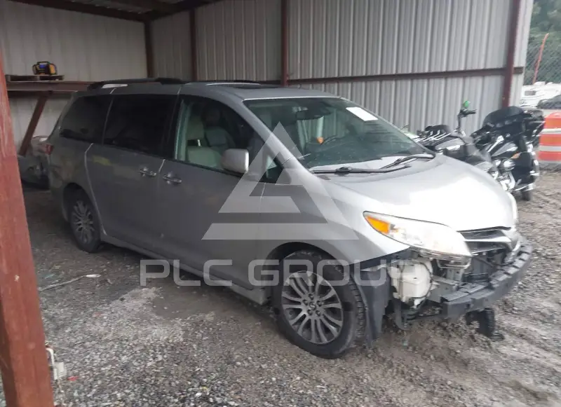 2019 Toyota SIENNA фото