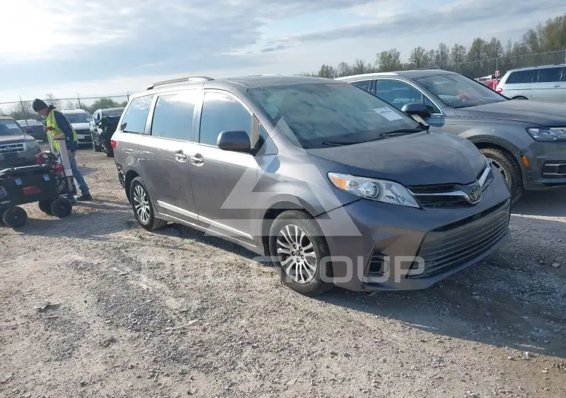 2019 Toyota SIENNA фото