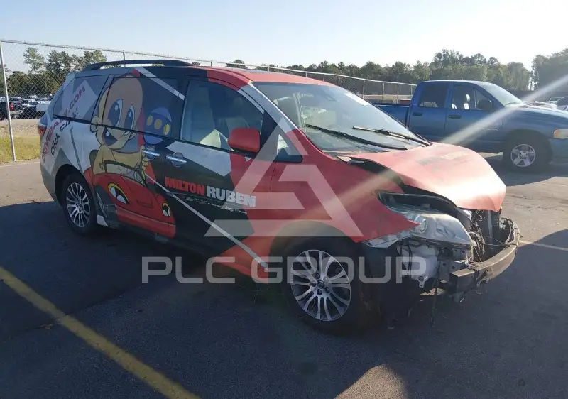 2019 Toyota SIENNA фото
