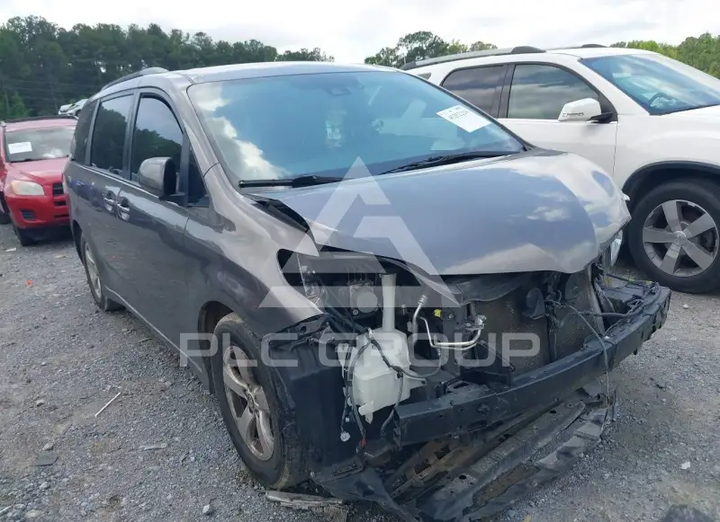 2019 Toyota SIENNA photo