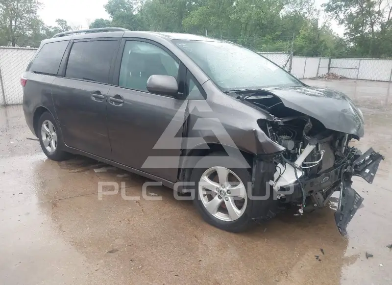 2019 Toyota SIENNA photo