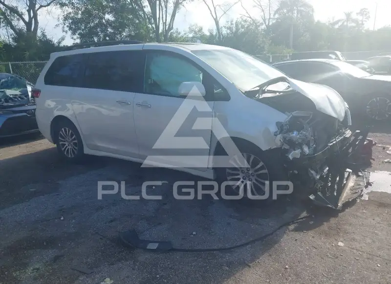 2019 Toyota SIENNA фото