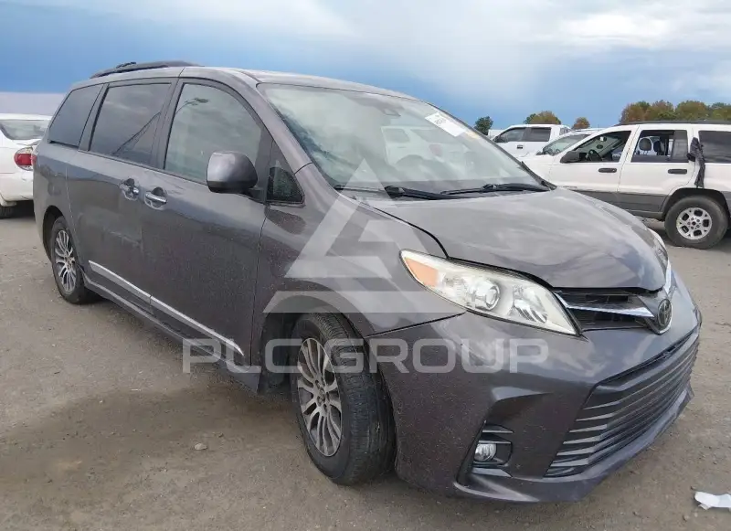 2019 Toyota SIENNA фото