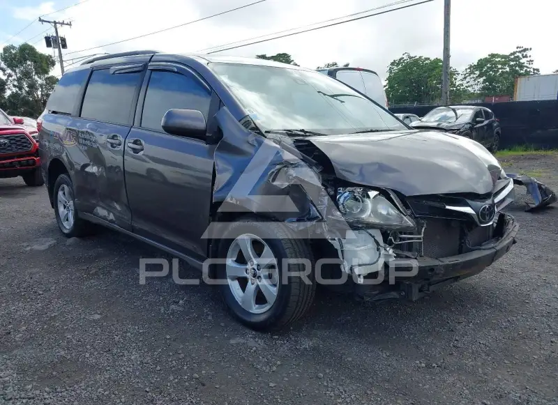 2019 Toyota SIENNA фото