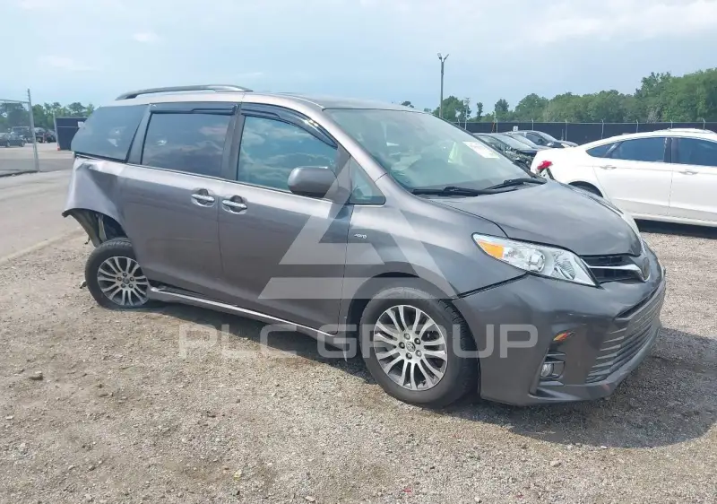 2019 Toyota SIENNA фото