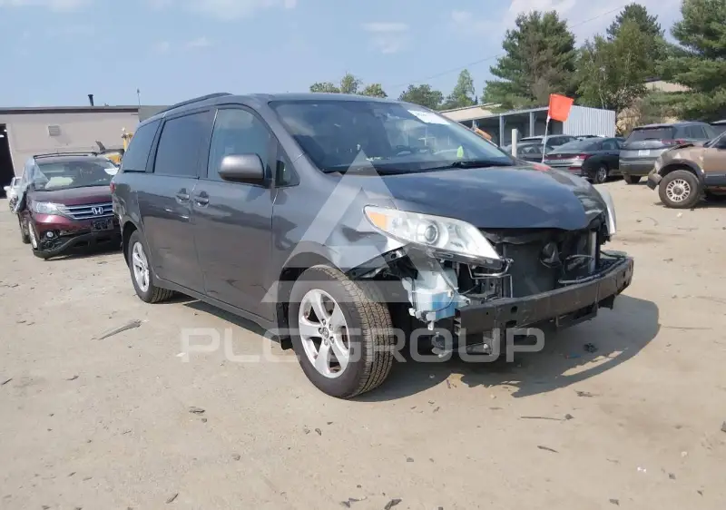 2019 Toyota SIENNA photo