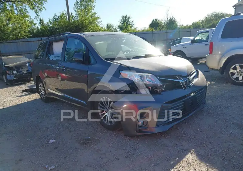 2019 Toyota SIENNA фото
