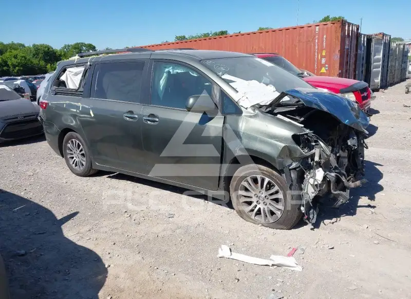 2019 Toyota SIENNA фото