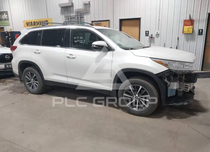 2019 Toyota Highlander photo